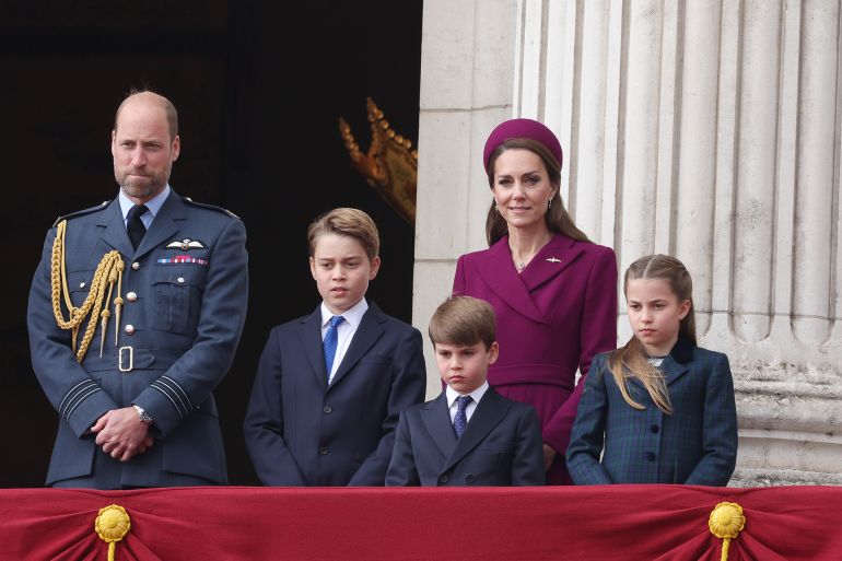 بالصور.. روسيا وأوروبا تحييان ذكرى الانتصار على النازية 23 LONDON, ENGLAND - MAY 05: (L-R) Prince William, Prince of Wales, Prince George of Wales, Prince Louis of Wales, Catherine, Princess of Wales and Princess Charlotte of Wales on the balcony of Buckingham Palace during the military procession to mark the 80th anniversary of VE Day on May 05, 2025 in London, England. The King and Queen, joined by Members of the Royal Family, will take part in events from May 5th to May 8th to commemorate the 80th anniversary of VE Day, which signalled the end of the Second World War in Europe. (Photo by Neil Mockford/GC Images)