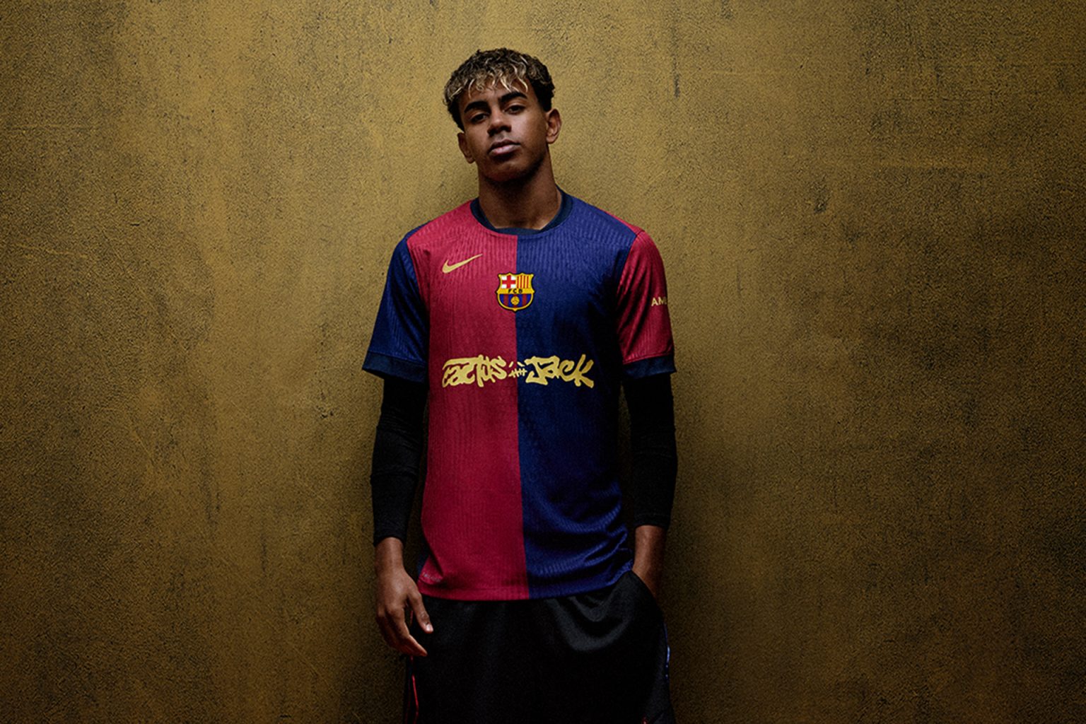 سعره 3 آلاف يورو.. قميص خاص لبرشلونة في الكلاسيكو ضد ريال مدريد Gp3WnbyWkAACC N 1746197397