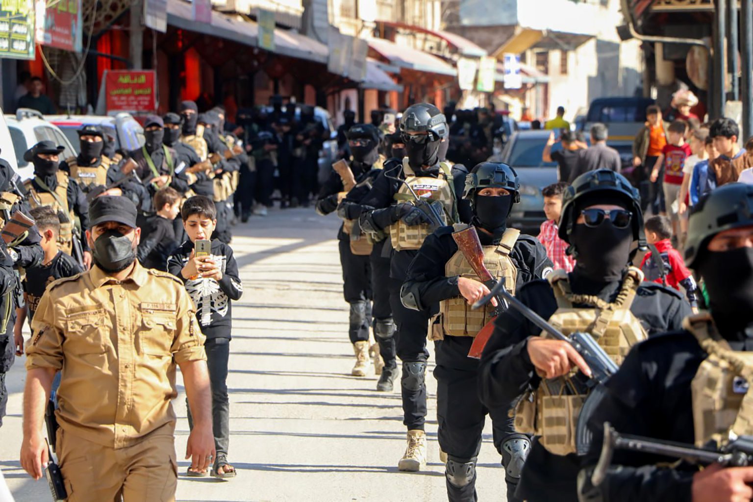 جهاز الأمن الداخلي ينظم عرضا عسكريا في ريف إدلب GqA6WWuXgAAe7 1746269663