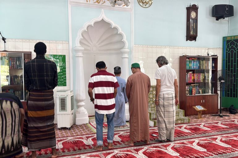 مسلمو فيتنام.. أقلية جذورها تاريخية وشعارها التسامح 21 الأذان في مسجد المسلمسن بفيتنام