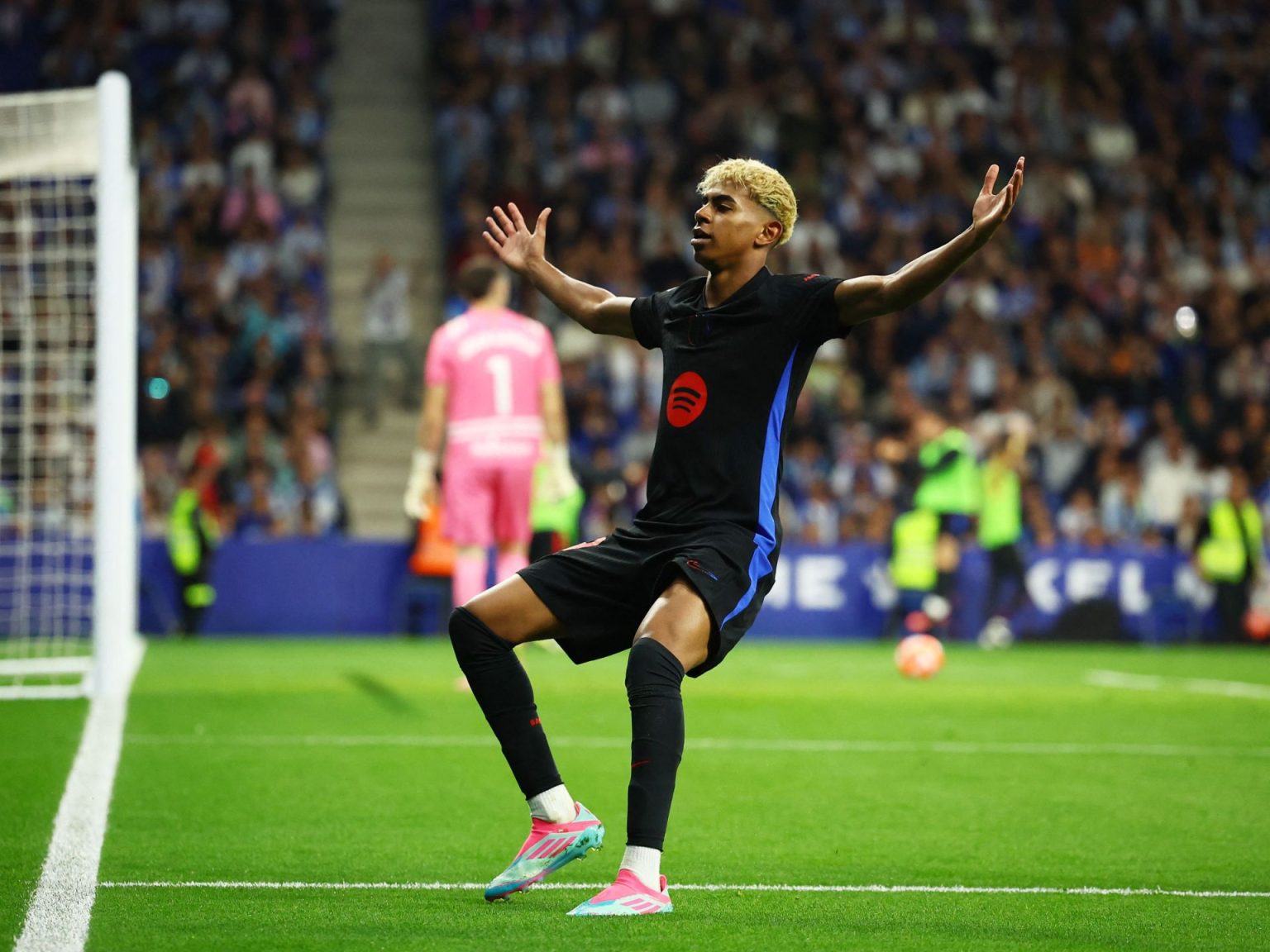 هدف لامين جمال الساحر في مرمى إسبانيول UP1EL5F1LTNMV 1747342350