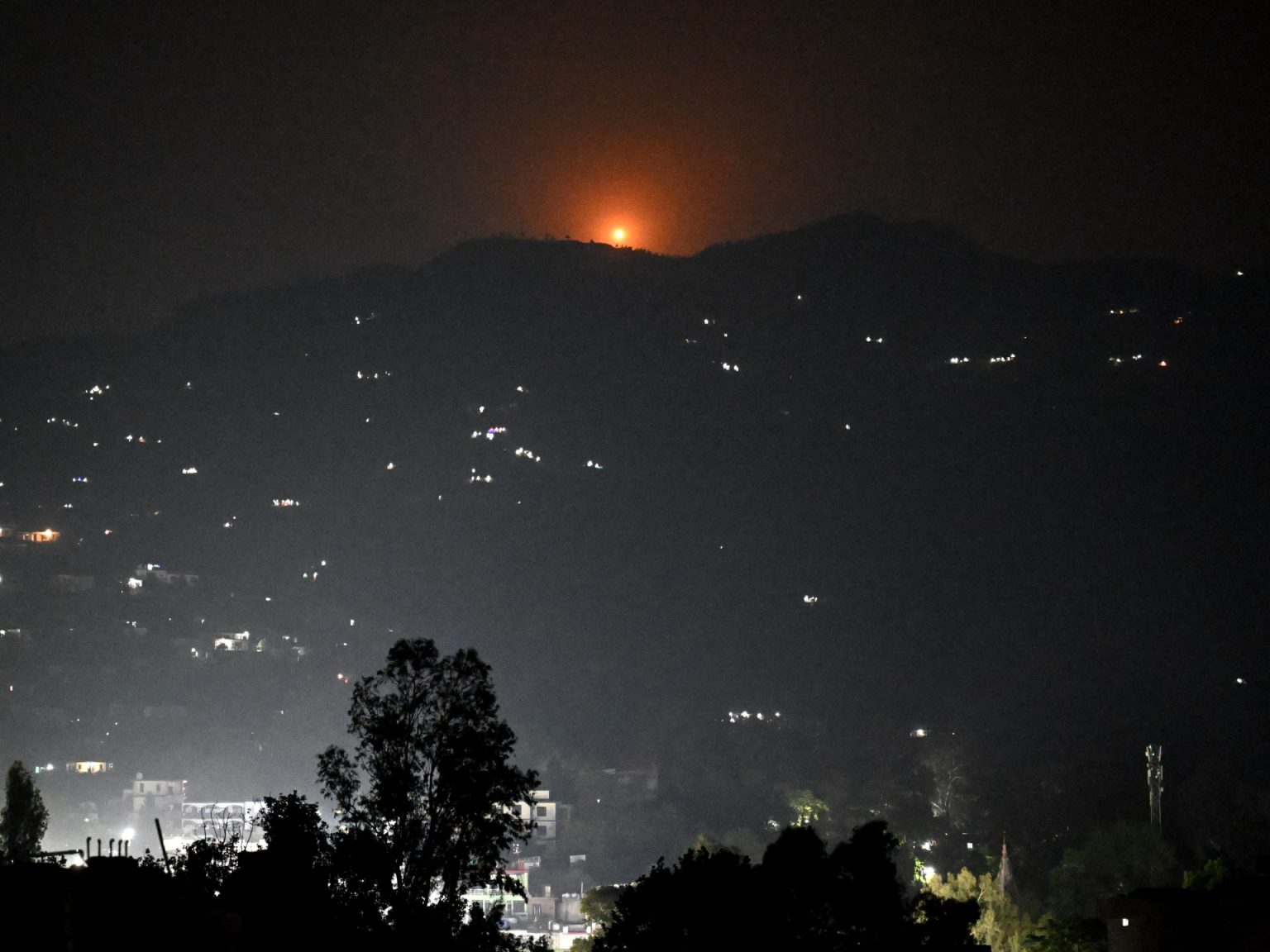 قصف صاروخي هندي على باكستان وإسلام آباد ترد afp 681a98af0100 1746573487