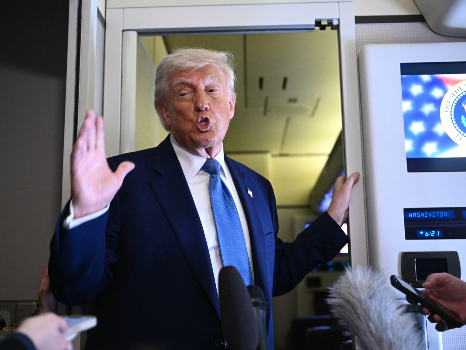 ترامب: لم أستشر إسرائيل قبل الاعتراف بالحكومة السورية الجديدة afp 68272711ae24 1747396369