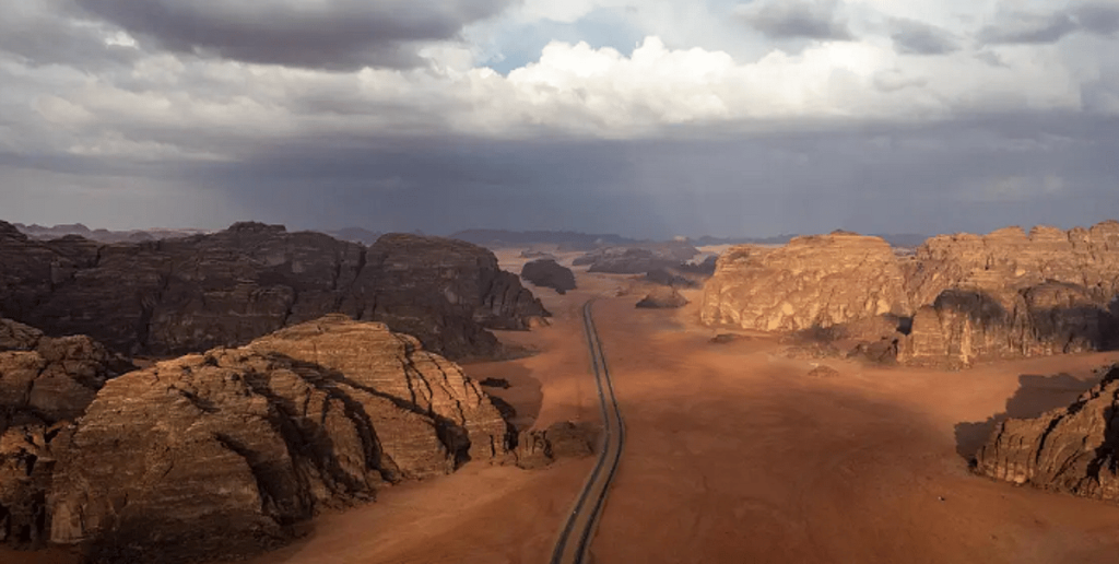 جبال “الزيتة” بتبوك ترسم لوحات طبيعية تنبض بالجمال والتفرد ajel2F2025 05 042Fywnaq5yd2FCapture