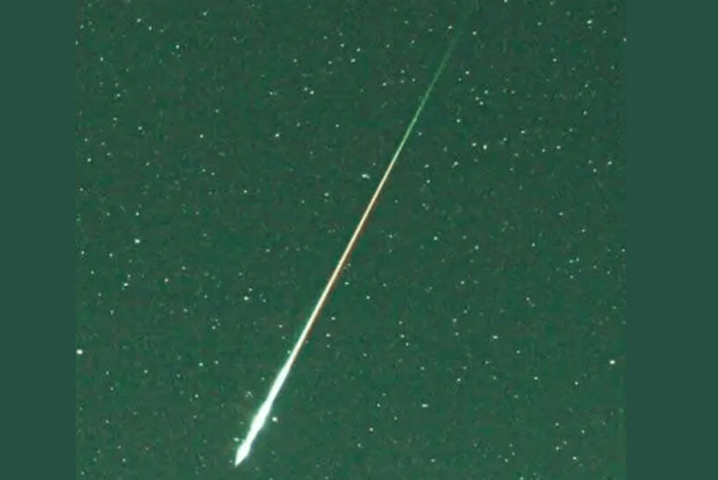 سماء المملكة تشهد ذروة زخة شهب “إيتا الدالويات” السنوية ajel2F2025 05 062Fw03curoz2FCapture