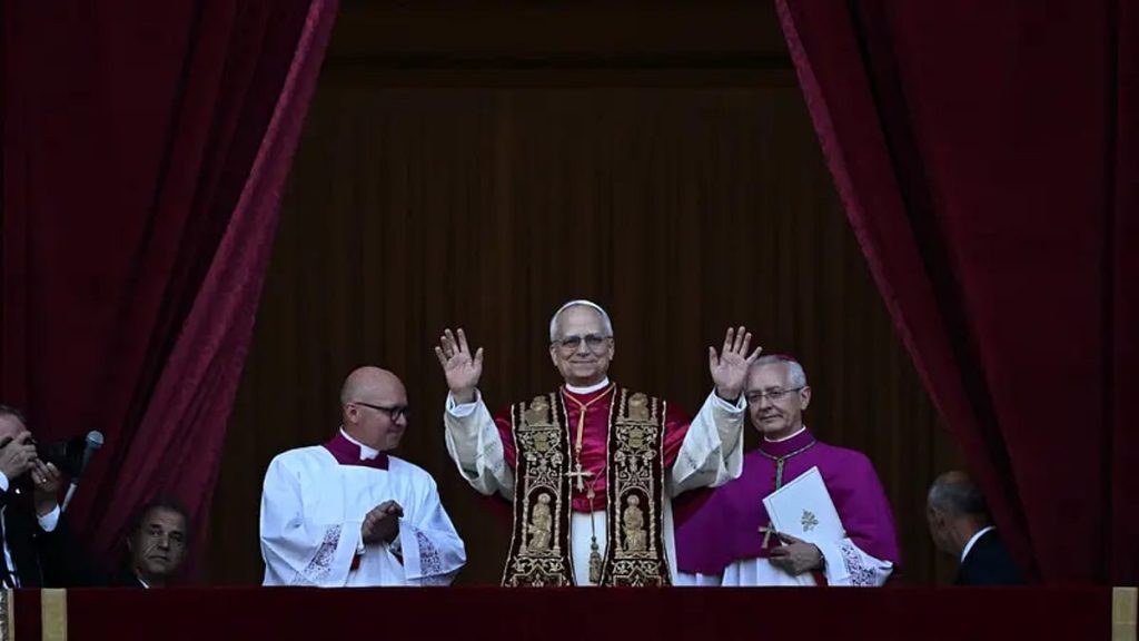 انتخاب الأمريكي روبرت فرنسيس بريفوست بابا جديدا للفاتيكان ajel2F2025 05 082Fsta9j8z92F2c9ea81a 85e0 45e1 9a10 0d8c5db3bf1516x91200x676.webp