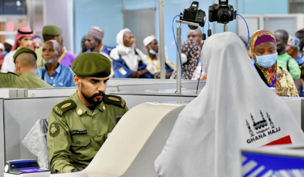 جوازات مطار الأمير محمد بن عبدالعزيز تستقبل أولى رحلات ضيوف الرحمن القادمين من غانا ajel2F2025 05 122Fva54aw672FCapture