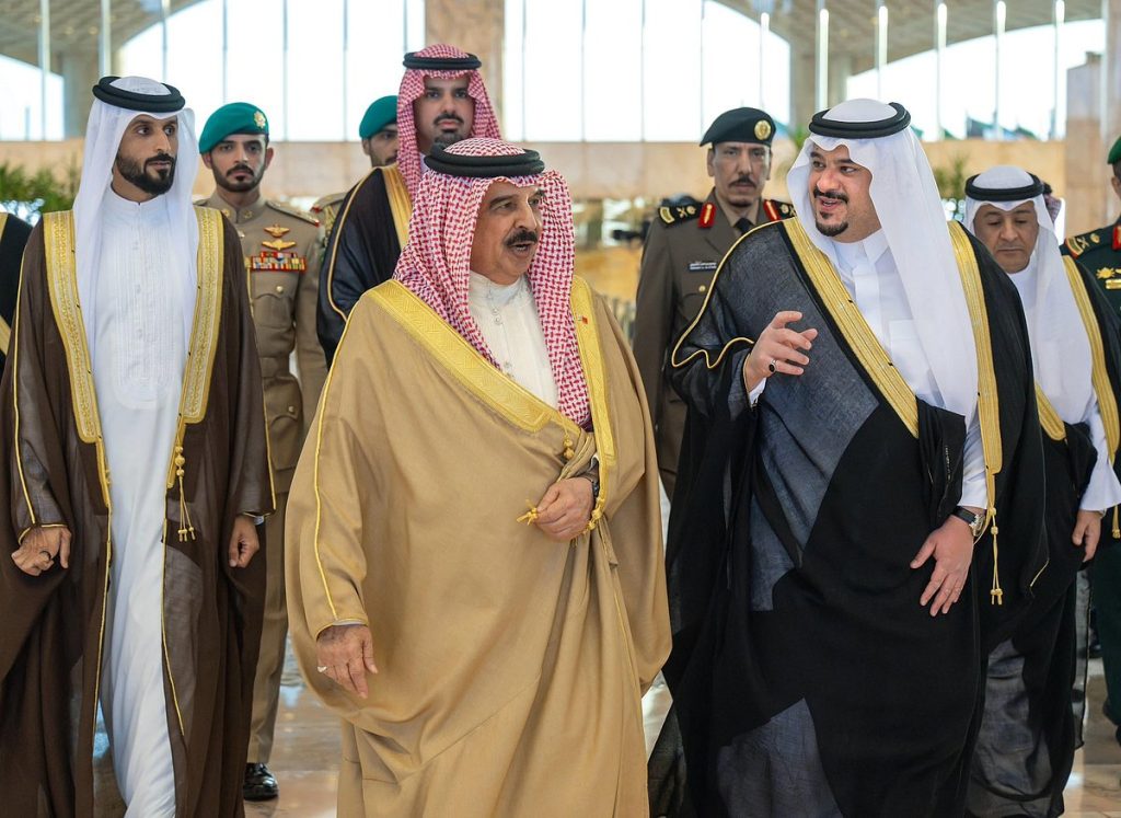 ملك البحرين يصل الرياض للمشاركة في القمة الخليجية الأمريكية ajel2F2025 05 132Fp5p2snkb2FGq2FVT4W8AA7EpI