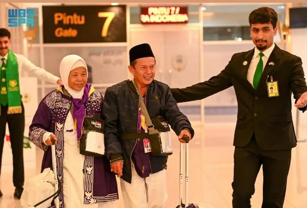 استغرق تحقيق حلمه 40 عامًا.. مبادرة طريق مكة تنقل “ليجيمان” وزوجته إلى مكة المكرمة ajel2F2025 05 172F74wtay262FD984D98AD8ACD98AD985D8A7D986