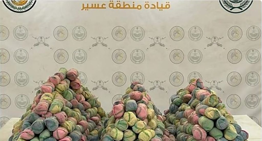 إحباط تهريب 200 كيلوجرام من نبات القات بمنطقة عسير ajel2F2025 05 172Fcrq17ayj2FCapture