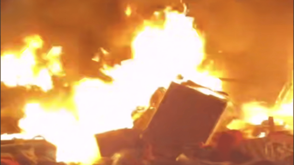 صرخة تحت النار: أب فلسطيني ينتشل طفله المحترق من بين الركام في مجزرة جديدة بخان يونس ajel2F2025 05 182F3bfuiwfq2F682905564236043c6e25a68d