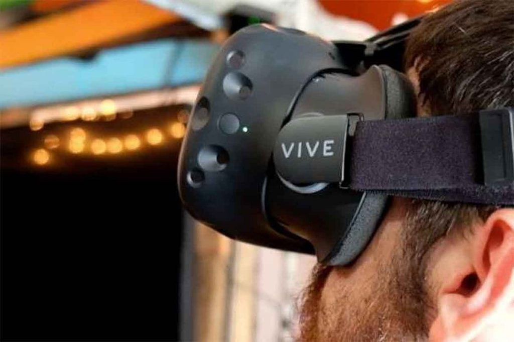 تقنية الواقع الافتراضي (VR) تنقل زوّار معرض “جسور” في رحلة ساحرة إلى الحرمين الشريفين ajel2Fimport2Fuploads2Fmaterial file2F5d3f830d4f6a753ad1043af52F5d3f8306269d3