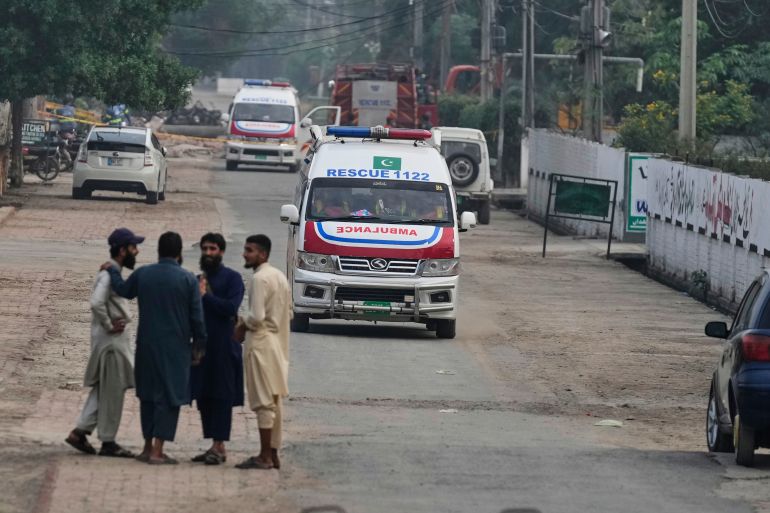 بالصور.. تصعيد جديد يعيد شبح المواجهة بين الهند وباكستان 19 Ambulances leave from a complex located near the site of a suspected Indian missile attack, in Muridke, a town in Pakistan's Punjab province, Wednesday, May 7, 2025. (AP Photo/K.M. Chaudary)