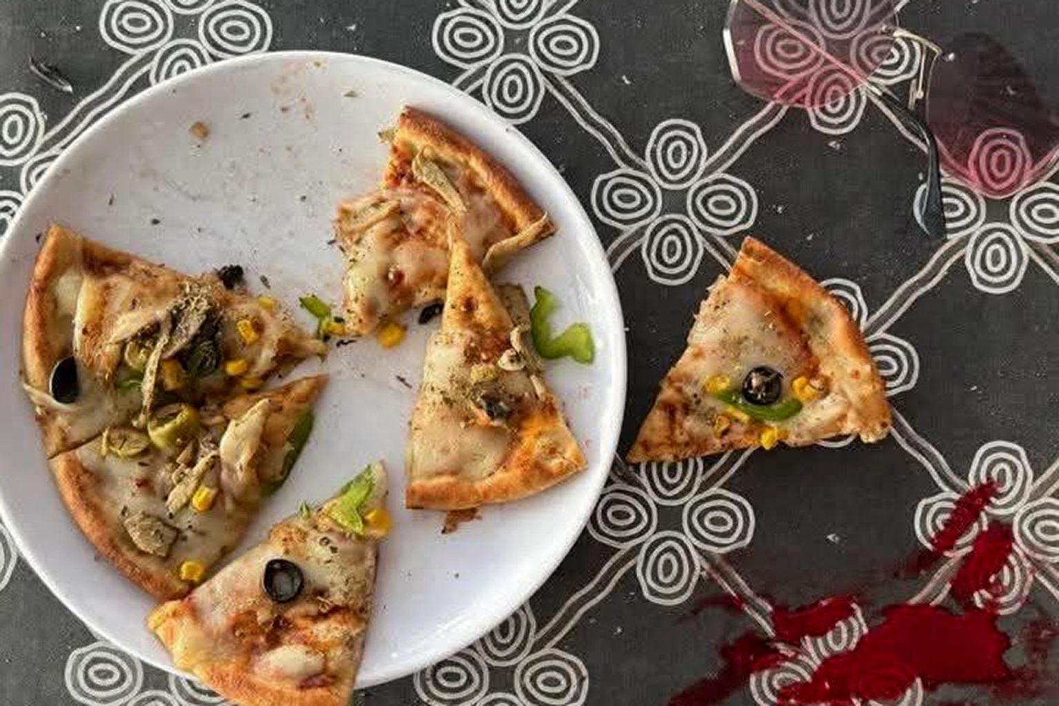 قطعة البيتزا الأخيرة ووداع أبدي.. قصص من مجزرة مطعم التايلندي بغزة asdfgedfv 1746691834