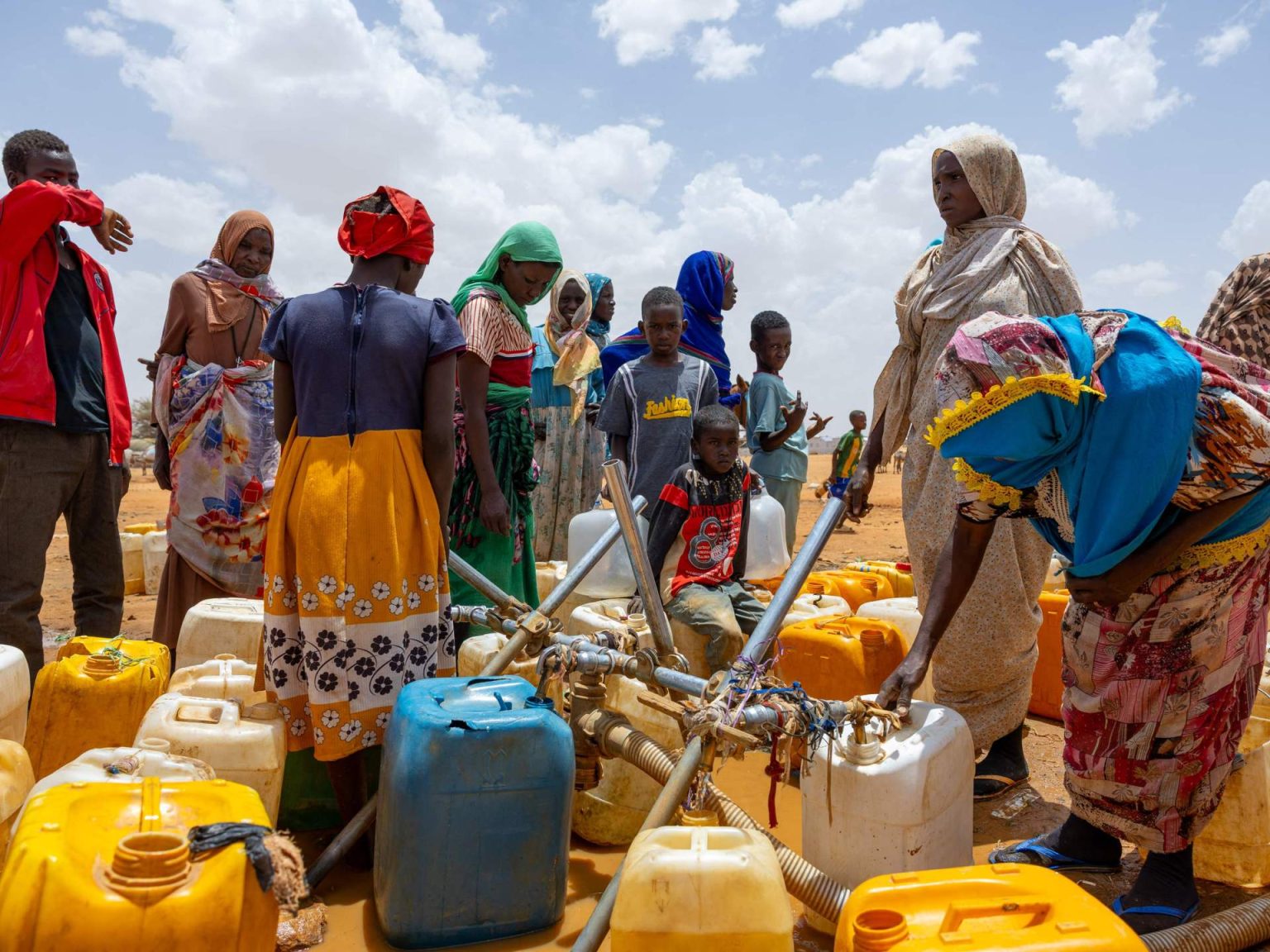 55 ألف سوداني يدخلون تشاد جراء تصاعد العنف شمال دارفور doc 427674n 1747772761