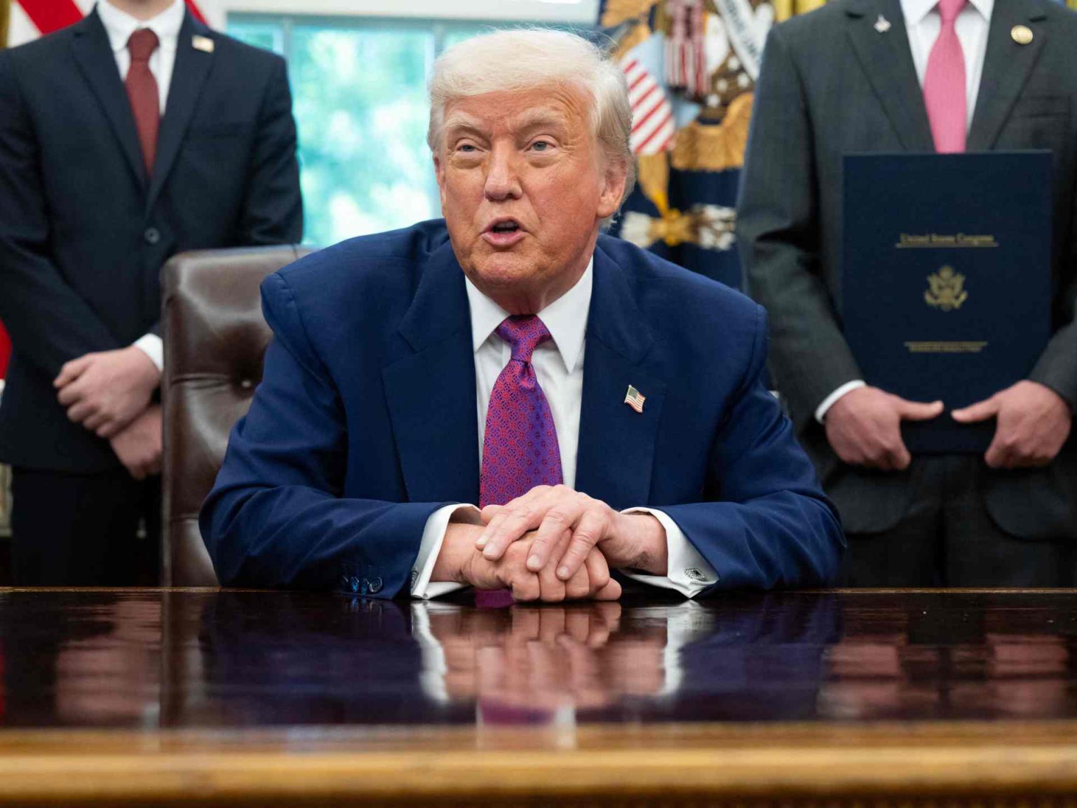 ترامب للمهاجرين: احجزوا رحلتكم المجانية للمغادرة الآن وإلا doc 466m33a 1746884337