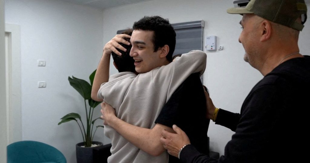 حماس: عودة عيدان نتيجة اتصالات مع الإدارة الأميركية وليس العدوان eidan 1747132369