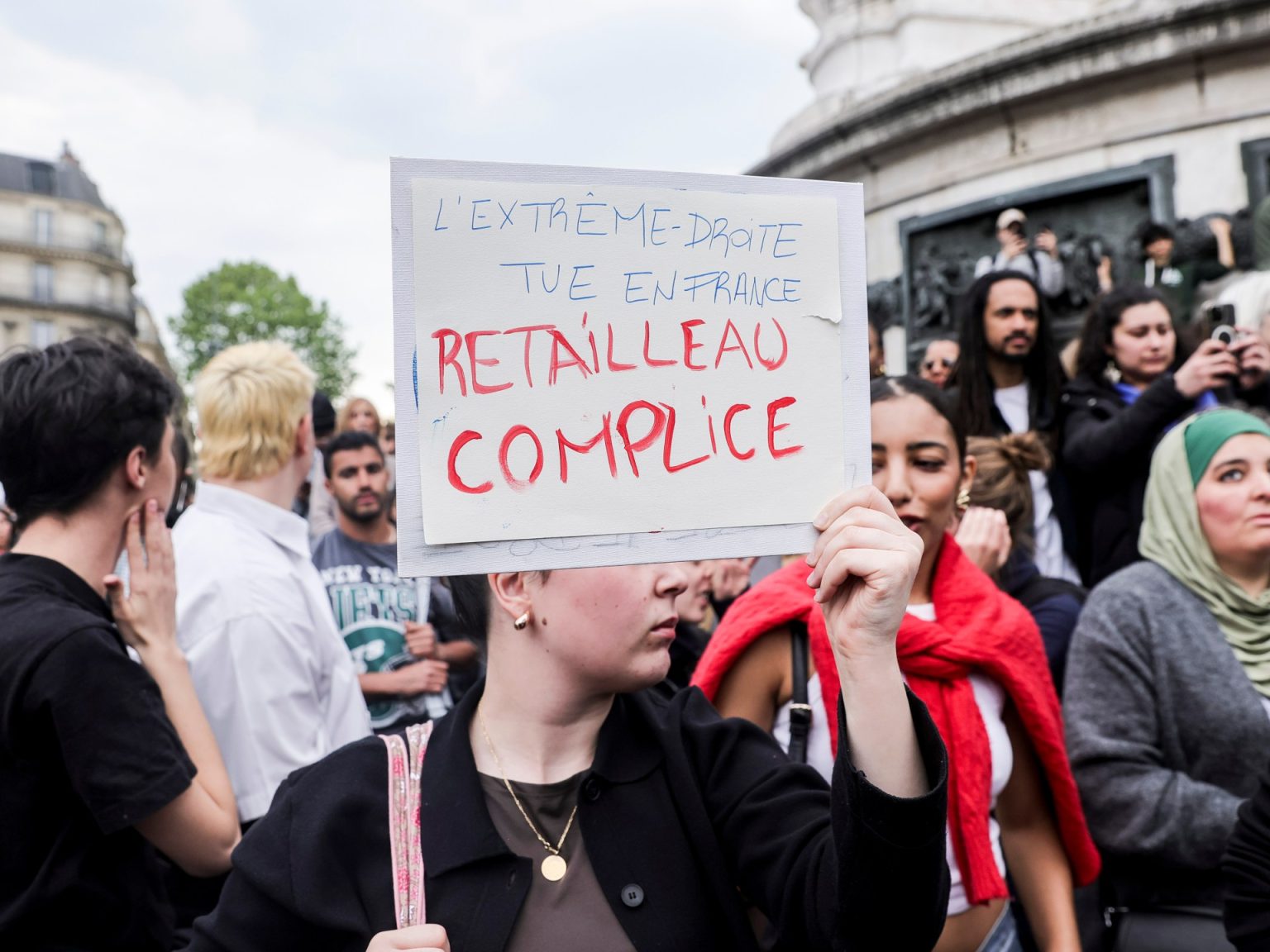 لوموند تحذر من المعايير المزدوجة حول الإسلام بفرنسا epa 68151f8a64f2 1746214794