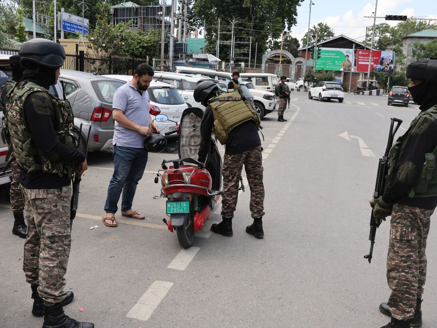 الهند وباكستان بين التهدئة الظاهرة والانفجار المعلق epa 682350c844f8 1747144904