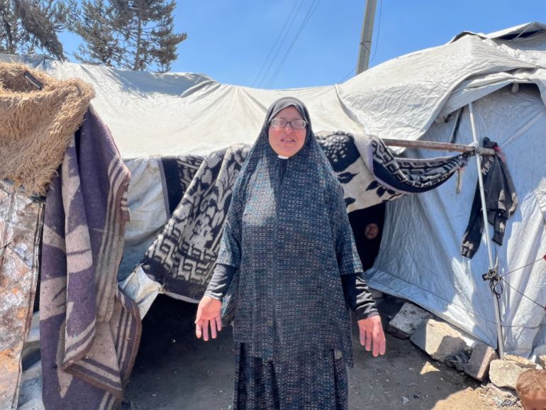 فيديو.. قلق فلسطيني مضاعف من خطط احتلال غزة بالكامل 23 : رائدة معروف: تهجّرنا من مكان لمكان وتعرضنا للذل الشديد.. ويهددوننا مجددا بالترحيل