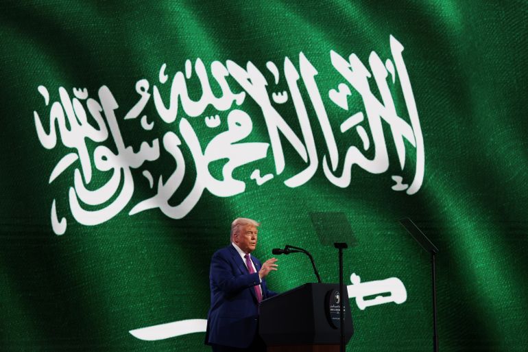 بالصور.. كيف تفاعل السوريون مع قرار رفع العقوبات الأميركية؟ 24 RIYADH, SAUDI ARABIA - MAY 13: U.S. President Donald J. Trump addresses the audience at the King Abdul Aziz International Conference Center while attending a Saudi-U.S. business investment forum, on May 13, 2025, in Riyadh, Saudi Arabia. Trump begins a multi-nation tour of the Gulf region focused on expanding economic ties and reinforcing security cooperation with key U.S. allies. (Photo by Win McNamee/Getty Images)