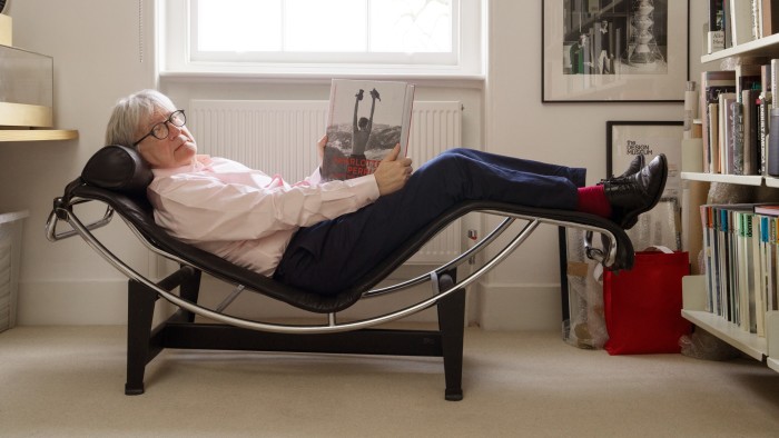 ماذا يجلس كرسي ديان سودجيك في المنزل؟ https3A2F2Fd1e00ek4ebabms.cloudfront.net2Fproduction2F6c0ae972 28ae 41f5 8402 2c11c7d5db50