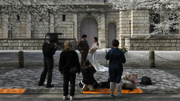 تكاليف ديون اليابان المتزايدة على المدى الطويل في جميع أنحاء العالم https3A2F2Fd1e00ek4ebabms.cloudfront.net2Fproduction2Fffdb6ed0 fe65 461f b007 df3837edd750