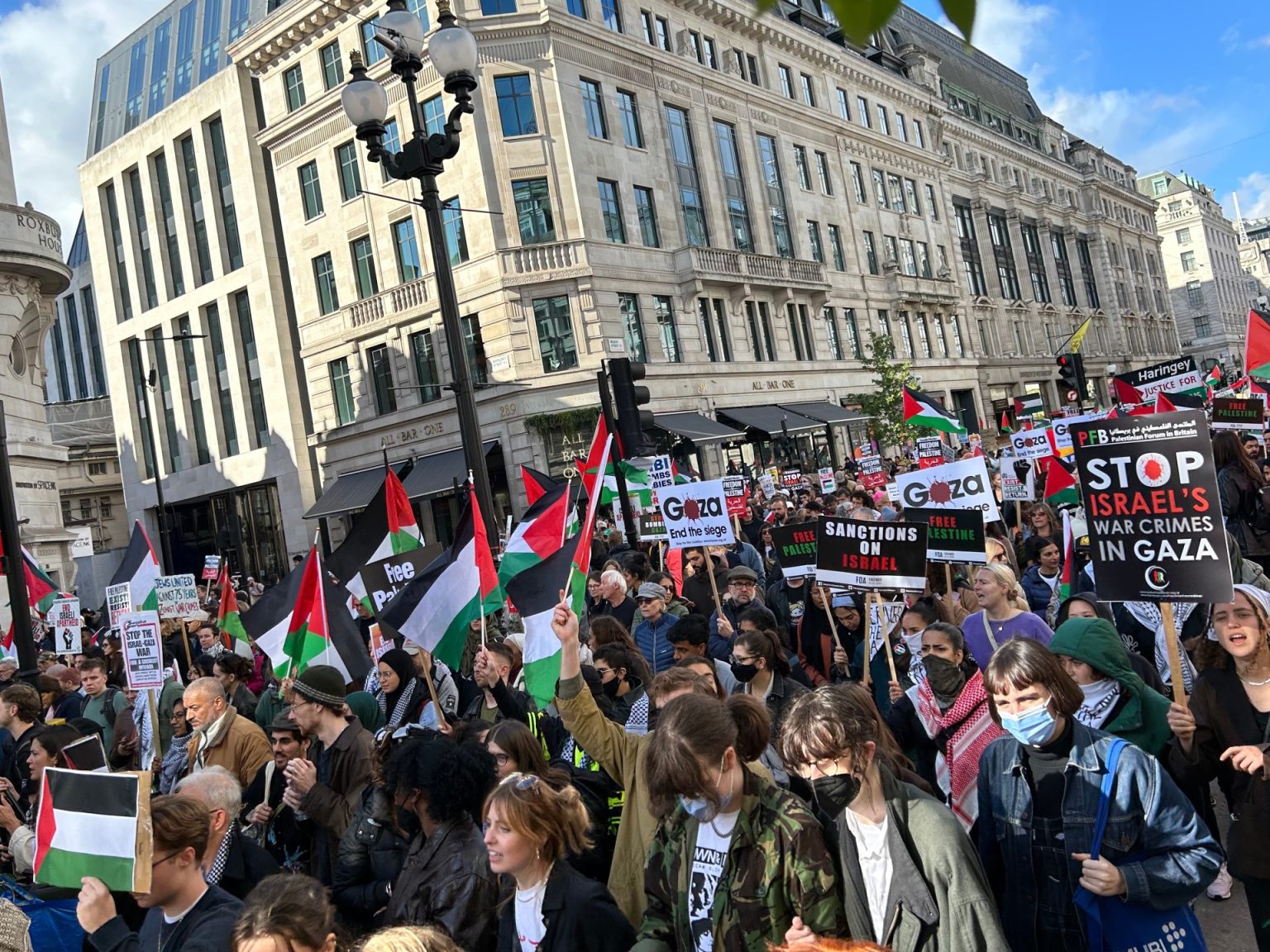 تحقيق في تورّط جمعيات خيرية بريطانية بدعم إسرائيل palesitne 5 1699905158