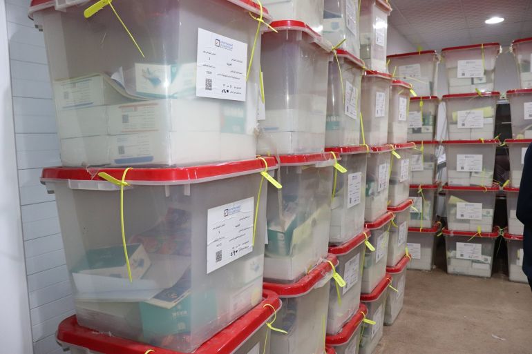 لِم العزوف عن التسجيل في الانتخابات البلدية بليبيا؟ 1 خبراء أرجعوا للجزيرة نت أسباب العزوف إلى عوامل سياسية واقتصادية واجتماعية (مفوضية الانتخابات) (2)