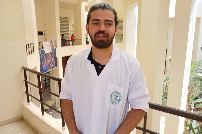 وجيه ذكار رئيس المنظمة التونسية للأطباء الشبان للاحتجاج على تردي وضعياتهم/كلية الطب بتونس