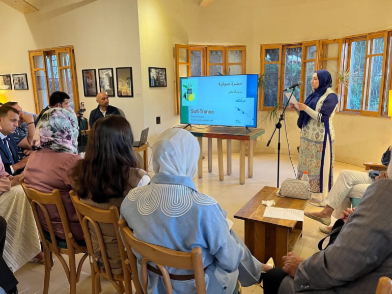 "عمّان بلغتين" فعالية فنية وأدبية توثق المدينة بعدستها وصوتها 1 تضمن الملف نصوص أدبية لعشرة كتاب - الجزيرة نت_