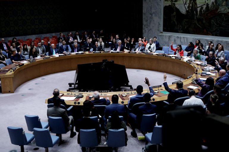 لوفيغارو: هل ما زال ممكنا إنقاذ الأمم المتحدة؟ 1 United Nations Security Council members vote on a resolution calling for a ceasefire and unrestricted humanitarian access in Gaza, at UN headquarters in New York City on June 4, 2025. It is the 15-member body's first vote on the subject since November 2024, when the United States -- a key Israeli ally -- blocked a text calling for an end to fighting. Israel has faced growing international pressure to end its war in Gaza, which was triggered by the unprecedented October 7, 2023 attack by Hamas on Israeli soil. (Photo by Leonardo Munoz / AFP)