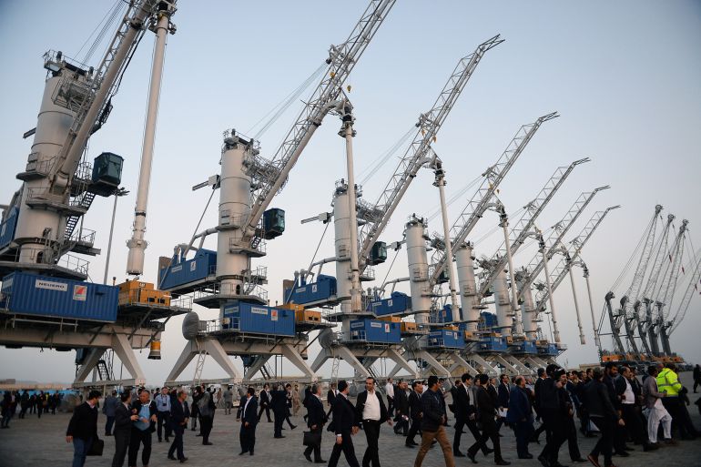 الهند بين إيران وإسرائيل.. حياد محسوب أم انحياز مقنّع؟ 1 CHABAHAR, IRAN - FEBRUARY 25: Officials attend an inauguration ceremony for the first export convoy to India via Iran at Chabahar seaport in Chabahar, Iran on February 25, 2019. Afghan President Mohammad Ashraf Ghani on Sunday inaugurated the landmark trade corridor with India via the Chabahar port of Iran with maiden consignment of exports. (Photo by Fatemeh Bahrami/Anadolu Agency/Getty Images)