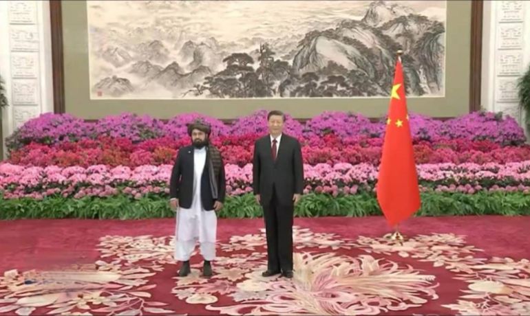 تحديات طالبان في ظل حصار دبلوماسي ونفوذ يتوسع 1 ***داخليه**** 1. السفير الأفغاني بلال كريمي يقدم أوراق اعتماده لرئيس الصيني شي جين في بكين. (موقع الخارجية الأفغانية