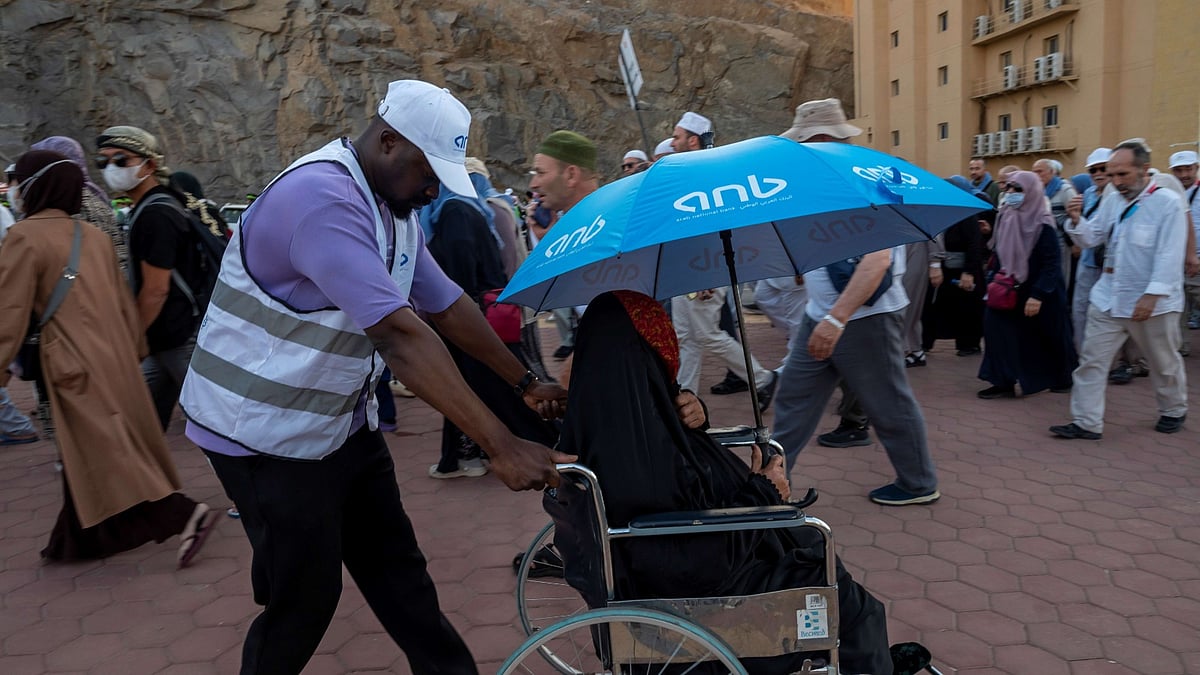 النسخة الثالثة من مبادرة "البنك العربي الوطني في عون ضيوف الرحمن" تختتم أعمالها بخدمة أكثر من 200 ألف حاج 8 b58dd378 1fc9 4e0f 87ad 0c9699d99283