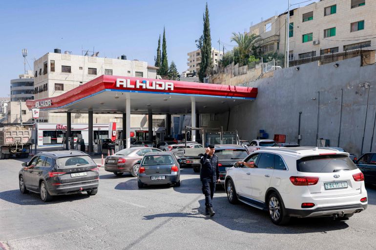 إسرائيل تقيد حركة الفلسطينيين وتحاسبهم على ابتهاجهم بصواريخ إيران 1 doc 627w4dd 1750067667