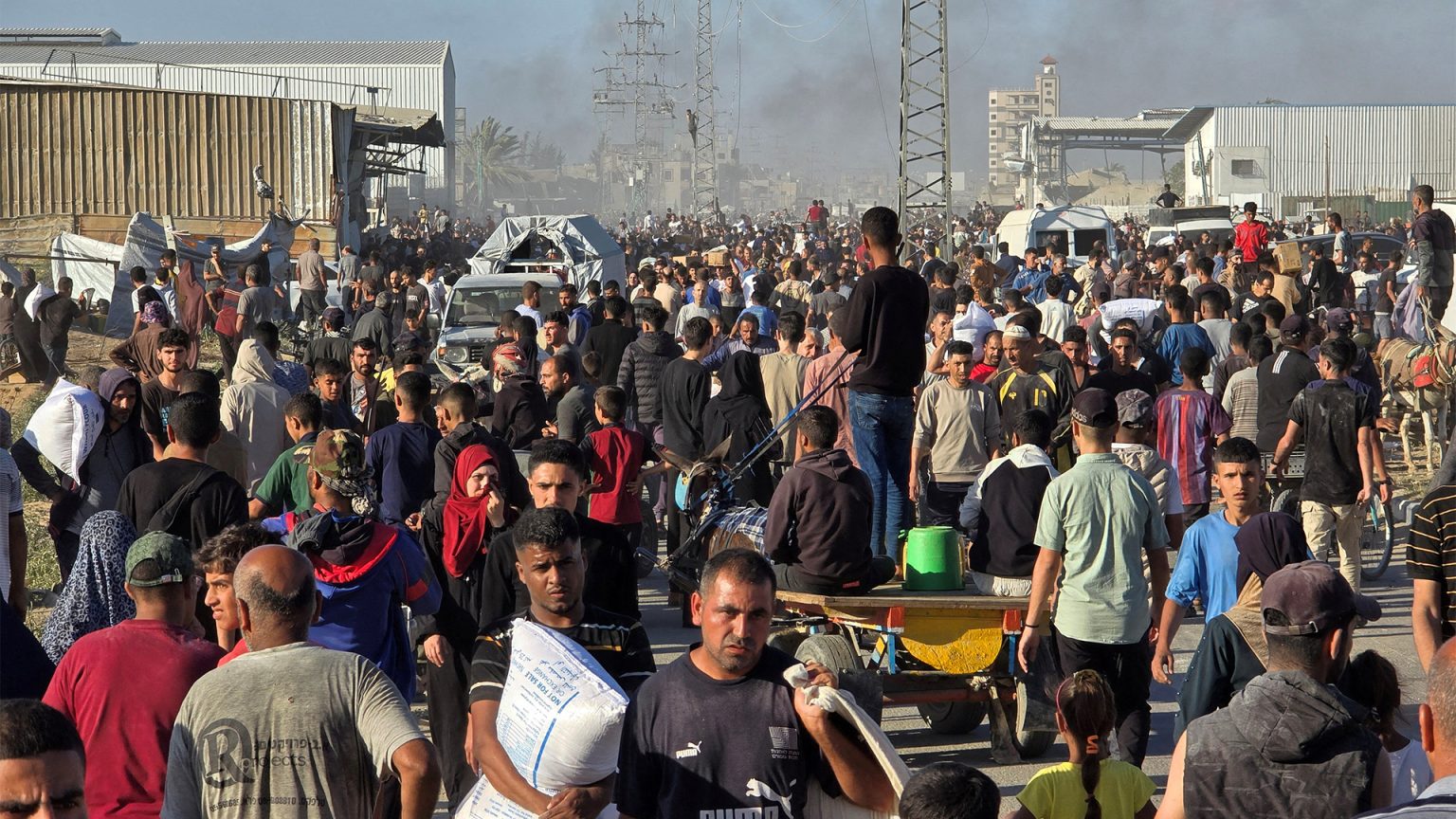 صحف عالمية: انهيار منظومة المساعدات الإسرائيلية وتصاعد التوترات الإقليمية image 1749302426