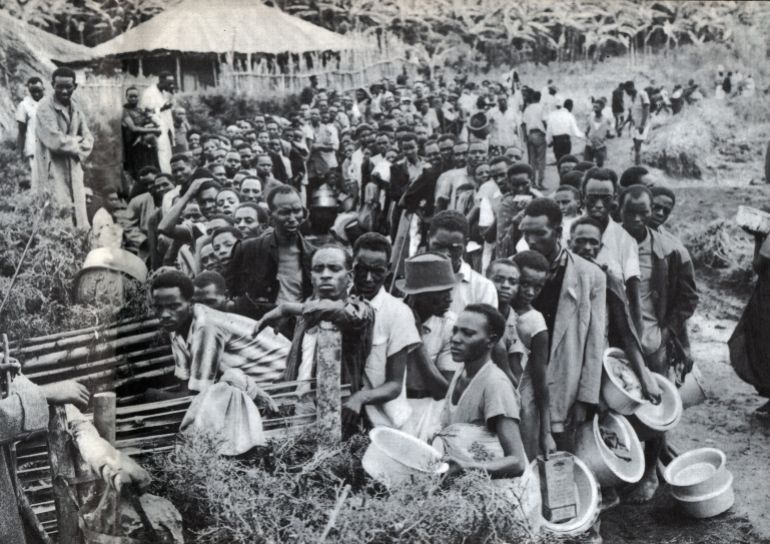 مليون قتيل بـ100 يوم.. رواندا التي عامت على بحور من الدم 2 نزوح المزارعين التوتسي من رواندا. الغلاف في: Le Courrier de l'Unesco، فرنسا، يناير 1963.
