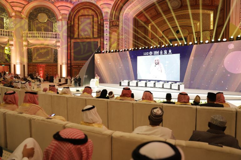 خلال ندوة الحج الكبرى.. السعودية تطلق ملتقى "تاريخ الحرمين" 2 ندوة الحج الكبرى في مكة المكرمة (الجزيرة)