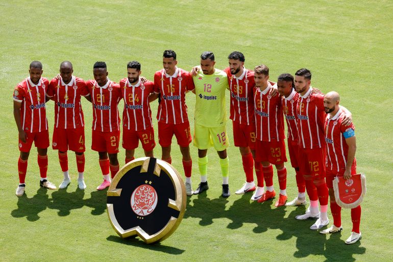 لماذا أخفقت أندية أفريقيا في كأس العالم للأندية؟ 1 Jun 26, 2025; Washington, District of Columbia, USA; Wydad AC starting eleven pose before a group stage match of the 2025 FIFA Club World Cup against Al Ain FC at Audi Field. Mandatory Credit: Amber Searls-Imagn Images