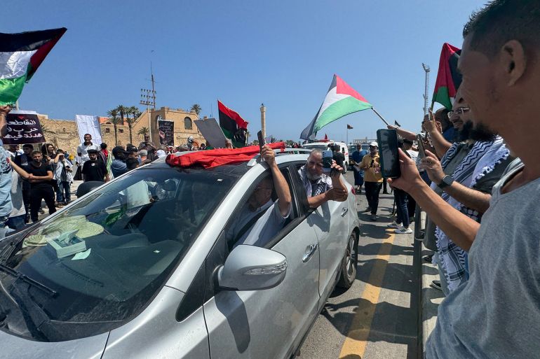 وصول قافلة الصمود الى ليبيا