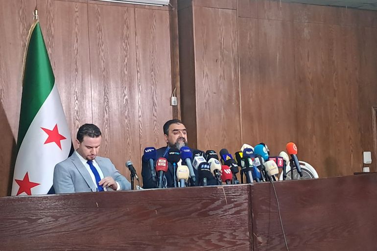 3 تحديات أمنية تواجه الحكومة السورية رغم الاستقرار التدريجي 1 حسن صوفان ونور الدين البابا_ الجزيرة نت_