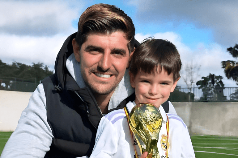 من تياغو ميسي إلى جونيور رونالدو.. أبناء نجوم الكرة على خطى آبائهم 2 Nicolas Courtois