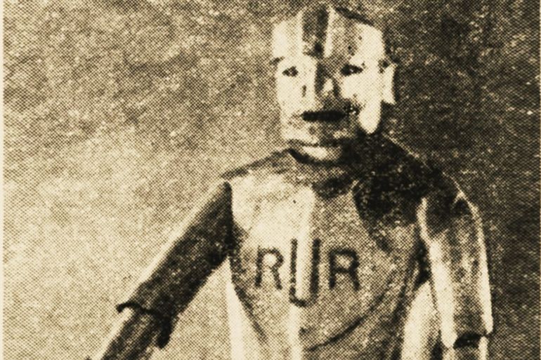 إضاءة على أدب "اليوتوبيا".. مسرحية الإنسان الآلي نموذجا 1 Eric the Robot, 1928-1929. Private Collection. Artist Anonymous. (Photo by by Fine Art Images/Heritage Images via Getty Images)