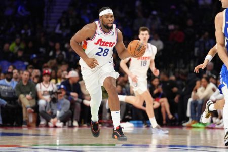 2025 04 04T014957Z 2116555514 MT1USATODAY25840470 RTRMADP 3 NBA MILWAUKEE BUCKS AT PHILADELPHIA 76ER
