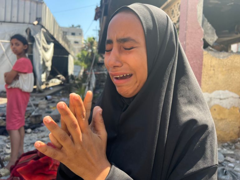 مدرسة مصطفى حافظ بغزة.. القنابل الإسرائيلية تحوّل مأوى نازحين إلى "محرقة" الطفلة حلا حجيلة: شفت بنت محترقة.. وقدم رجل كبير مقطوعة وإخوين حاضنين بعض، لحمهم ذاب من النار
