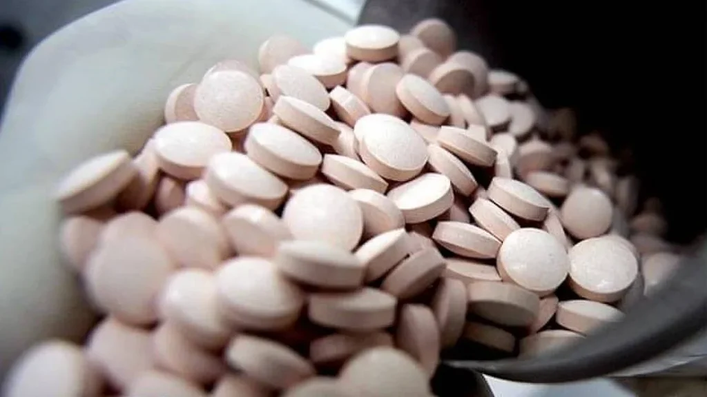 إحباط تهريب 177,150 قرصا خاضعا لتنظيم التداول الطبي بمنطقة جازان ajel2F2025 07 112Fxrdr38c32Fajel2022 03c731a9c2 ad3a 4ff3 9592 c10145e669fc4c7fd968 16f4 4a49 bb6