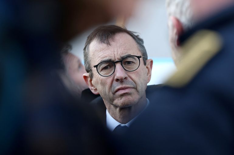 لماذا اعترف ماكرون بفلسطين الآن؟ 2 French Interior Minister Bruno Retailleau visits the Dervallieres neighbourhood in Saint-Herblain near Nantes, France, March 28, 2025. REUTERS/Stephane Mahe