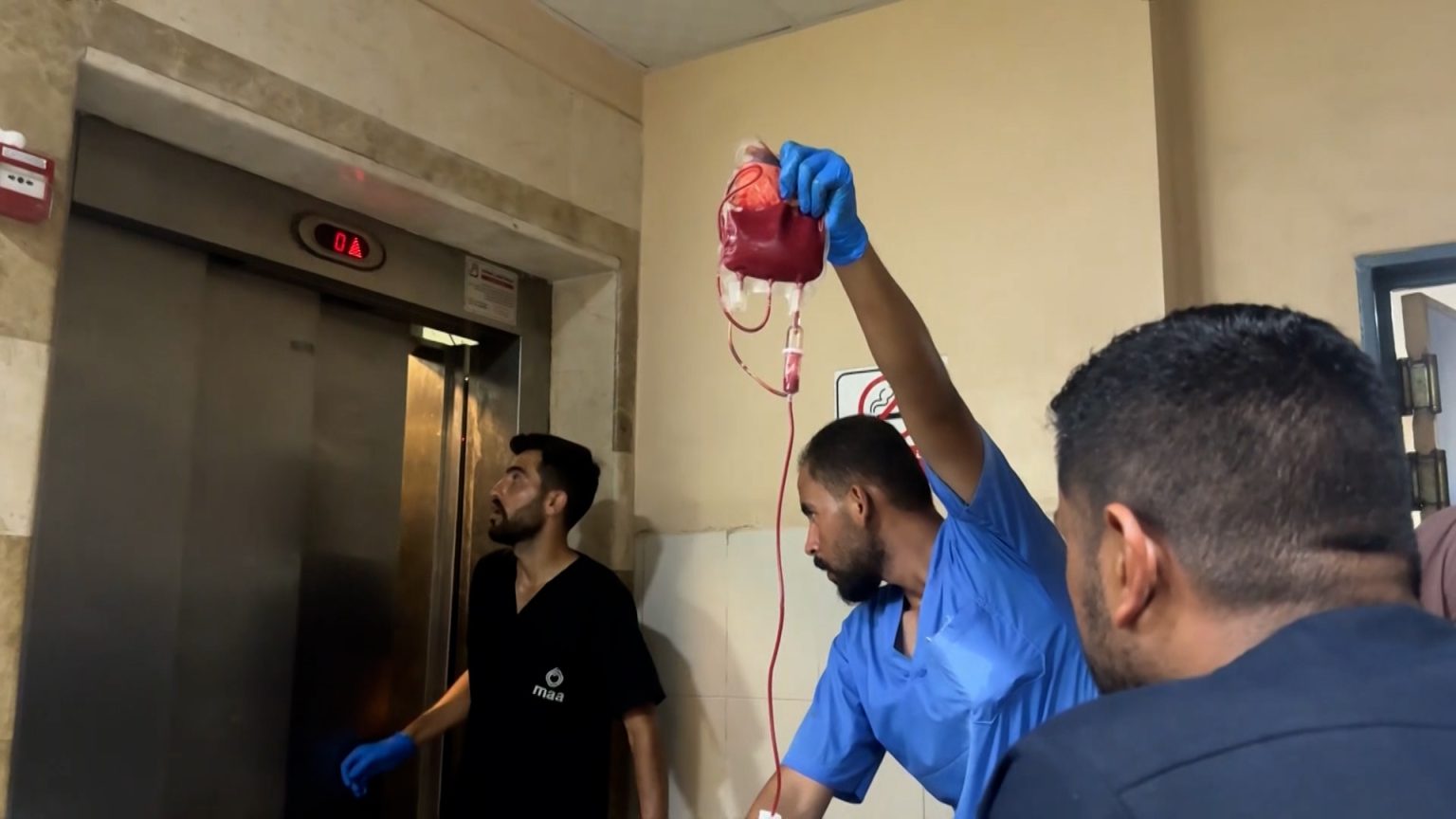 مستشفيات غزة تعاني نقصا حادا في وحدات الدم ومكوناته image 1752226303