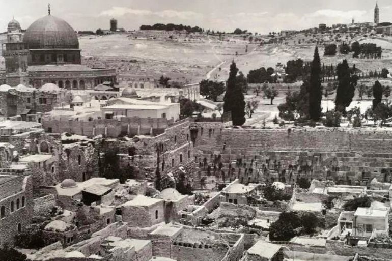 كيف وثّق كتاب "المغاربة والقدس" تاريخ المغاربة وتضحياتهم في بيت المقدس؟ 2 حارة المغاربة.. وصية صلاح الدين الأيوبي الحيّة المصدر: الجزيرة الوثائقية